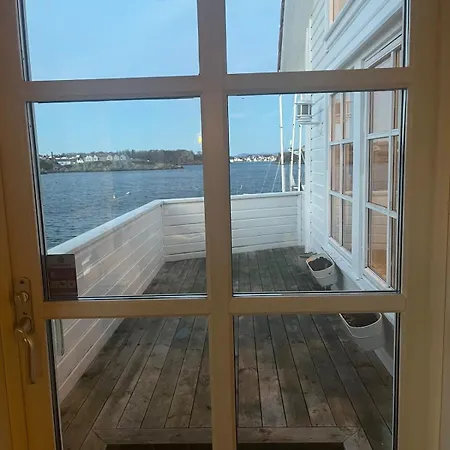 Villa Large By The Sea For Rent During Ons